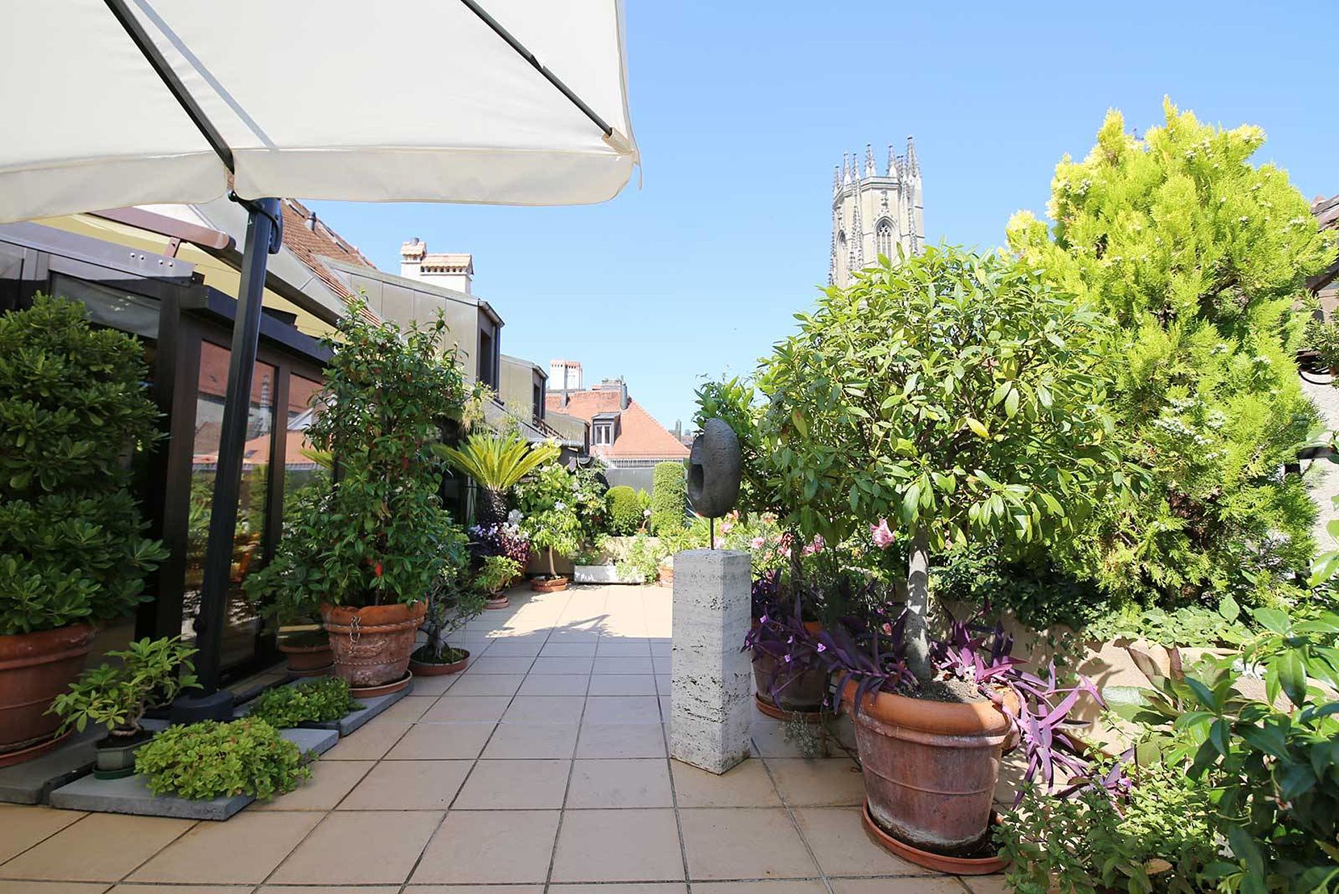 "OBJET RARE" Bel attique de 5.5 pièces avec terrasse de 40 m2 en ville de Fribourg