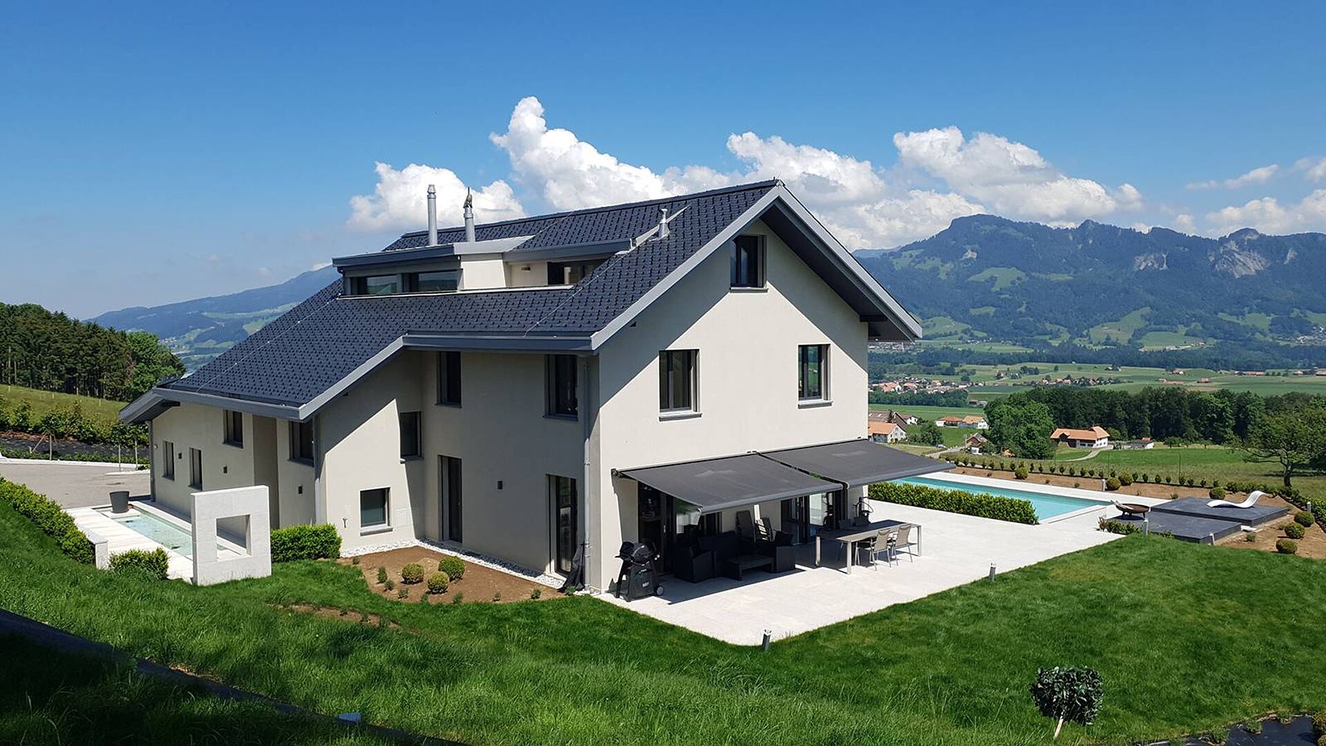 Propriété individuelle de standing avec piscine et vue panoramique sur le lac de Gruyère