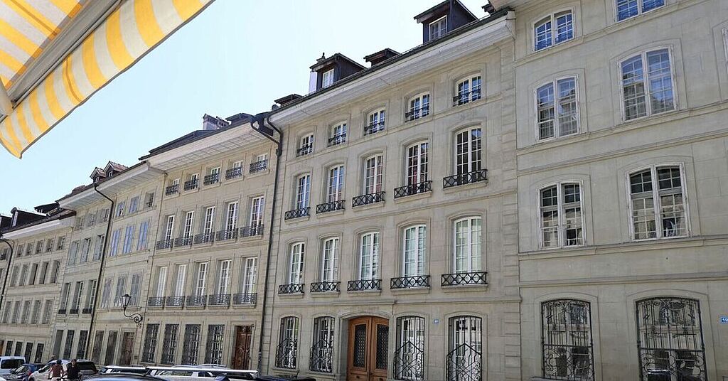 Spacieux logement de 4 pièces au dernier étage d'une immeuble historique